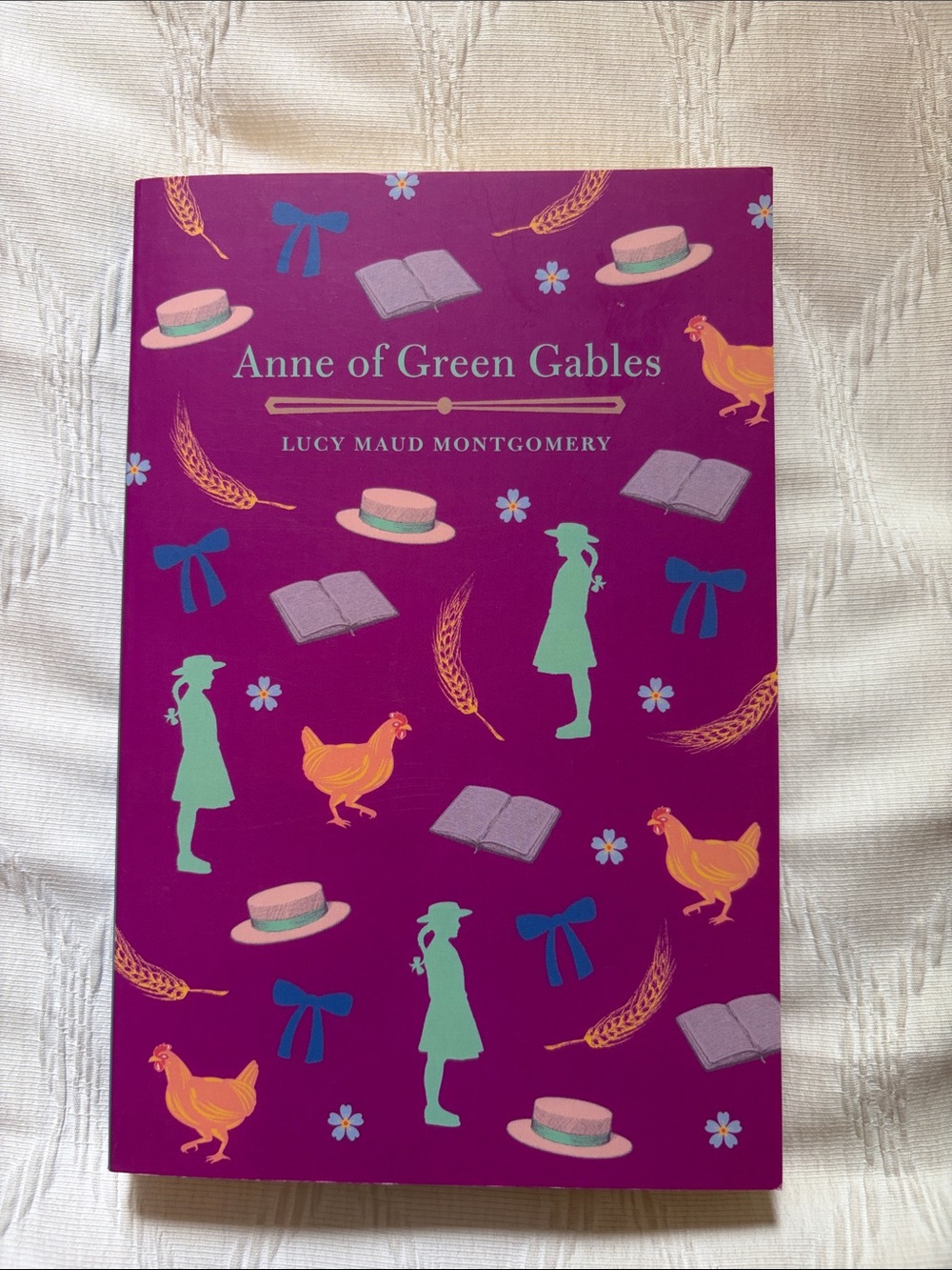 Anne of Green Gables Paperback — Purple Illustrated Cover